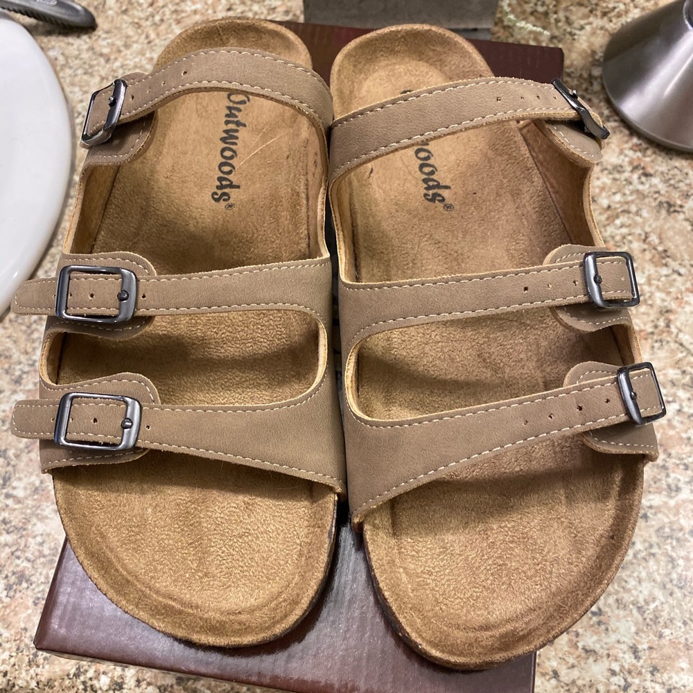 Beige sandals (Brand new)